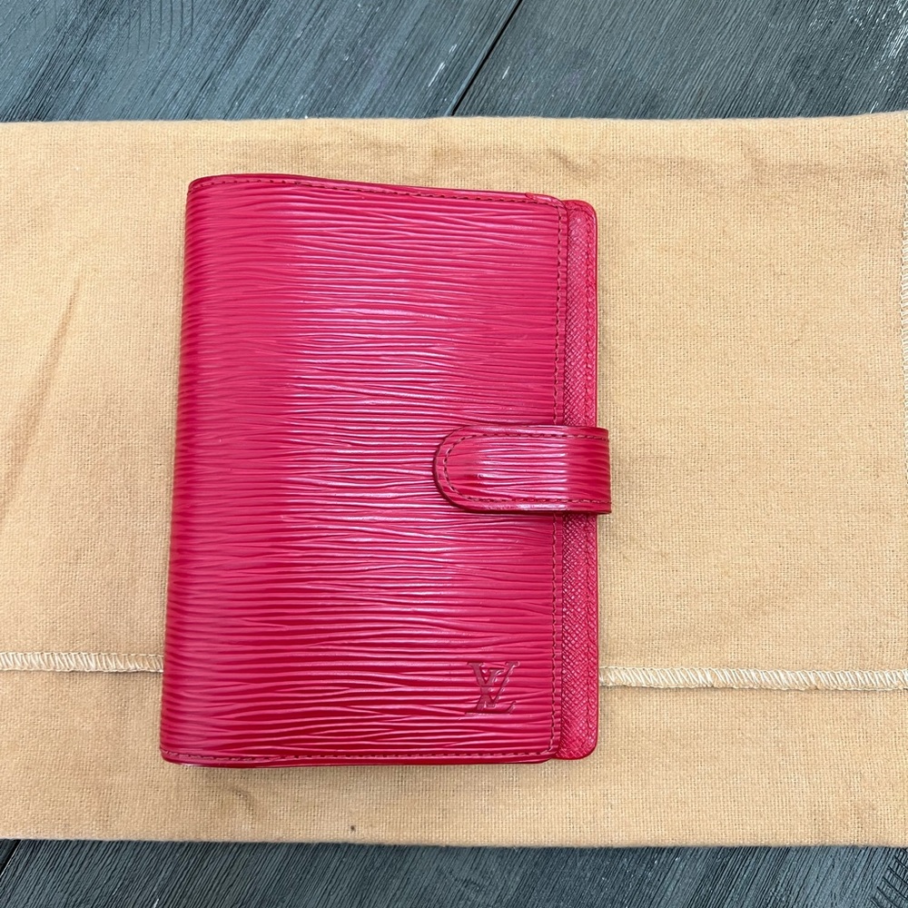 Louis Vuitton Epi leather small ring agenda cover